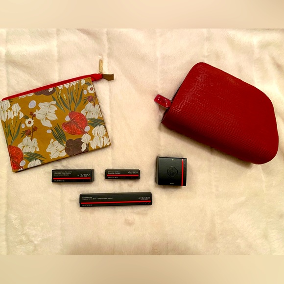 Sheiseido make-up set, bag and travel bag/clutch - Picture 2 of 8